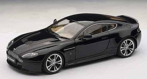 Auto ASTON MARTIN V12 VANTAGE